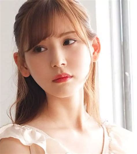 55 Artis JAV Tercantik 2024 .
